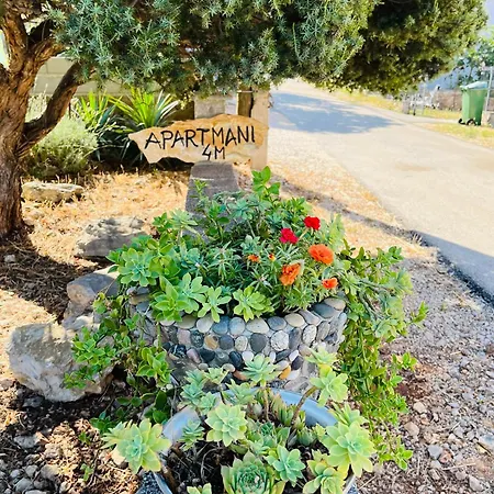 4m Apartamento Gornji Karin