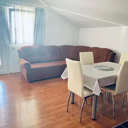 4m Apartamento Gornji Karin