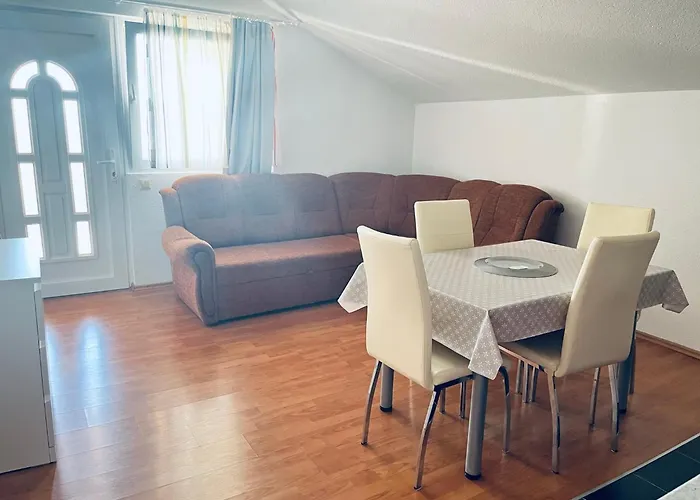 4m 아파트 고르니 카린