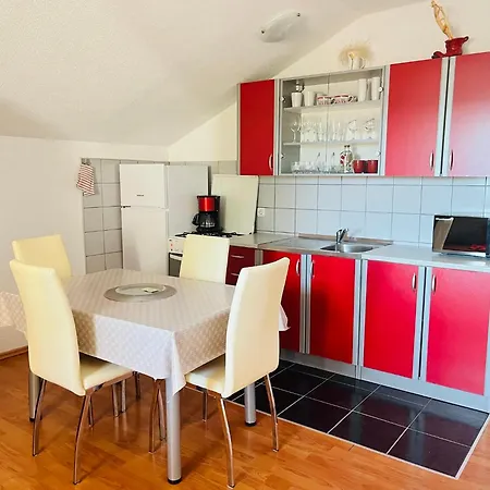 Apartament 4m Gornji Karin
