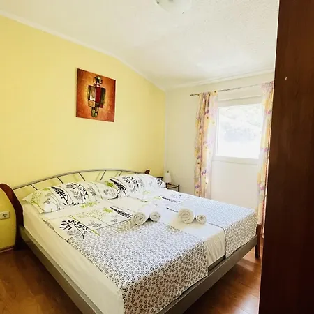 Apartament 4m Gornji Karin